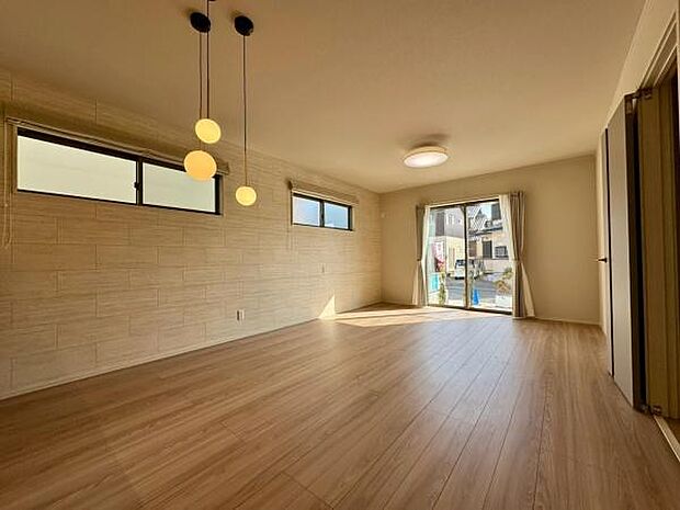 優しい雰囲気のリビングは広々18帖♪