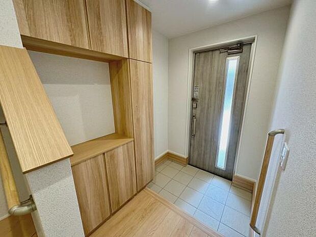 【玄関】飾り棚つきのシューズボックス♪