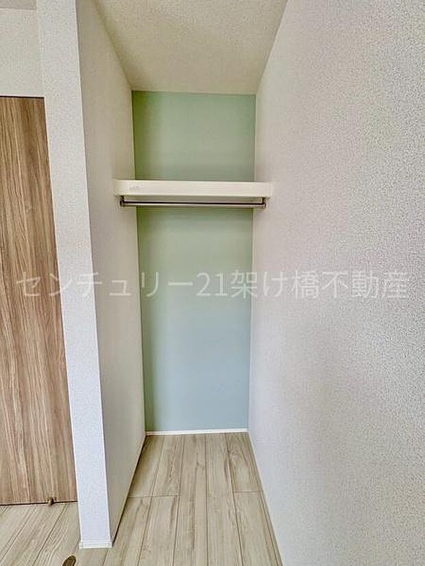 北東側洋室4.3帖収納