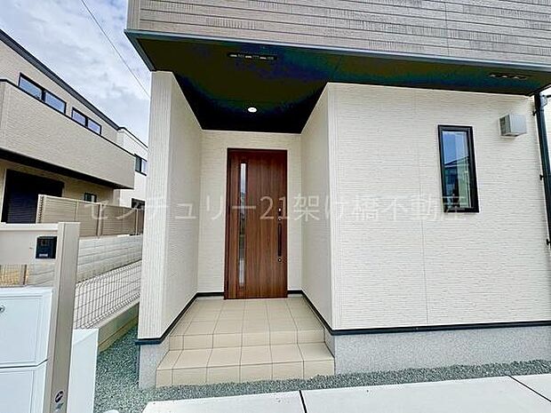 屋根付きで雨の日にも安心です