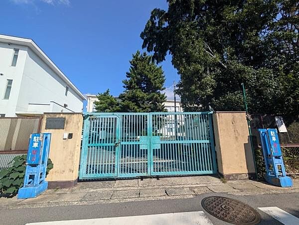 京都市立神川小学校まで250m