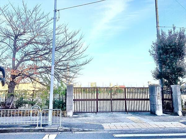 京都市立桂中学校まで1135m