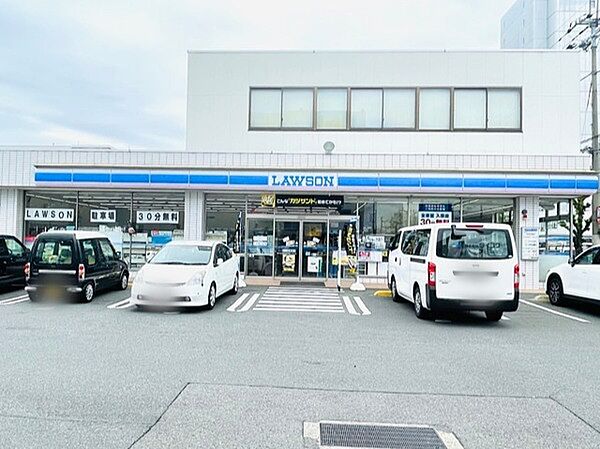 ローソン名神高速京都南インター店まで602m