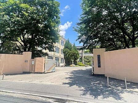 京都市立西京極中学校まで2240m