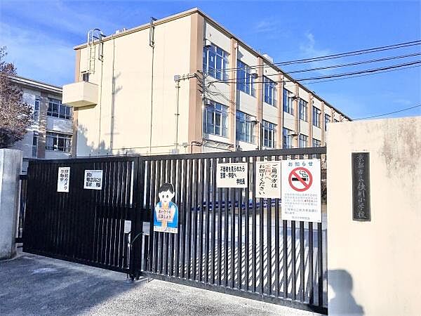 京都市立桂川小学校まで236m