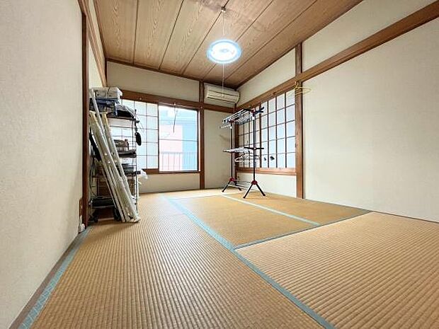 伝統的な日本情緒のある、温かみと落ち着きが感じられる和室です。趣味や子供の遊び場、多様性をもつのが和室の魅力です。