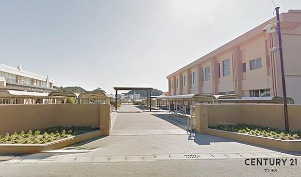 霧島市立国分中学校まで350m