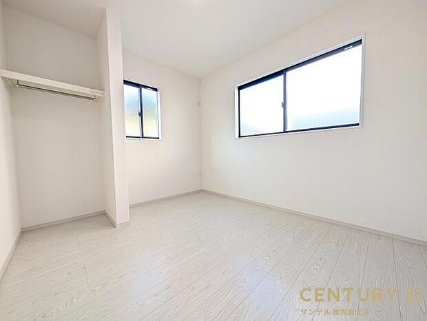 5.2帖の子供部屋になります♪お子様が成長しても使い続けられる、シンプルで暖かみのある快適なお部屋です♪