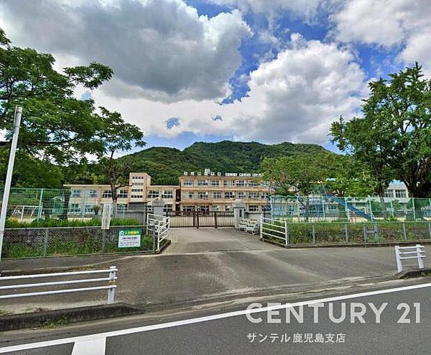 霧島市立小野小学校まで1100m