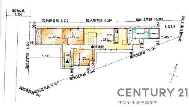 小さなお庭付き♪駐車スペースは、並列3台は駐車可能となっております！（普通車2台、軽自動車1台）