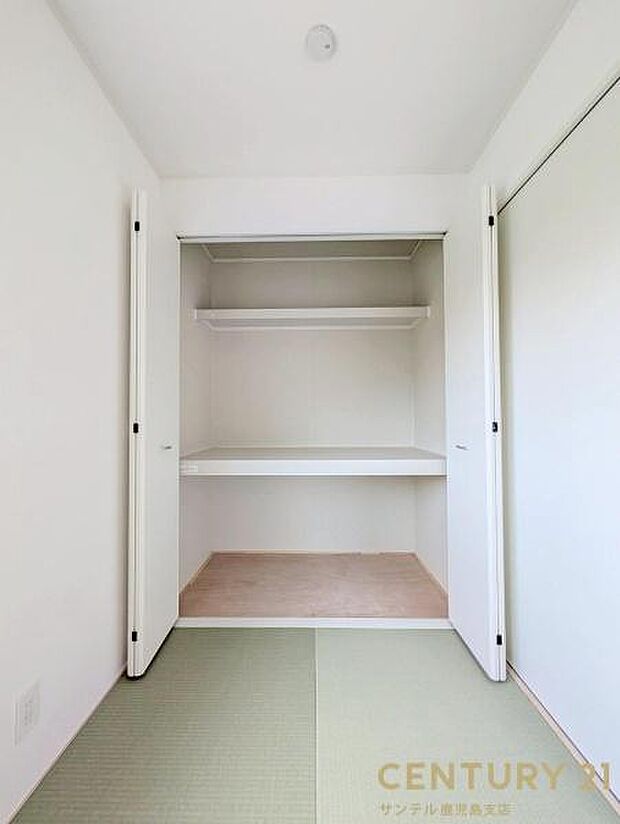 4帖和室の収納です♪和室にも収納スペースが付いておりますので、お客様用のお布団や、お子様のおもちゃも入れられます♪