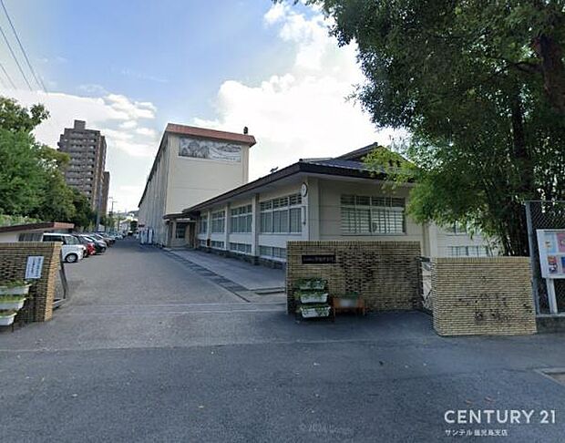 鹿児島市立伊敷中学校まで350m