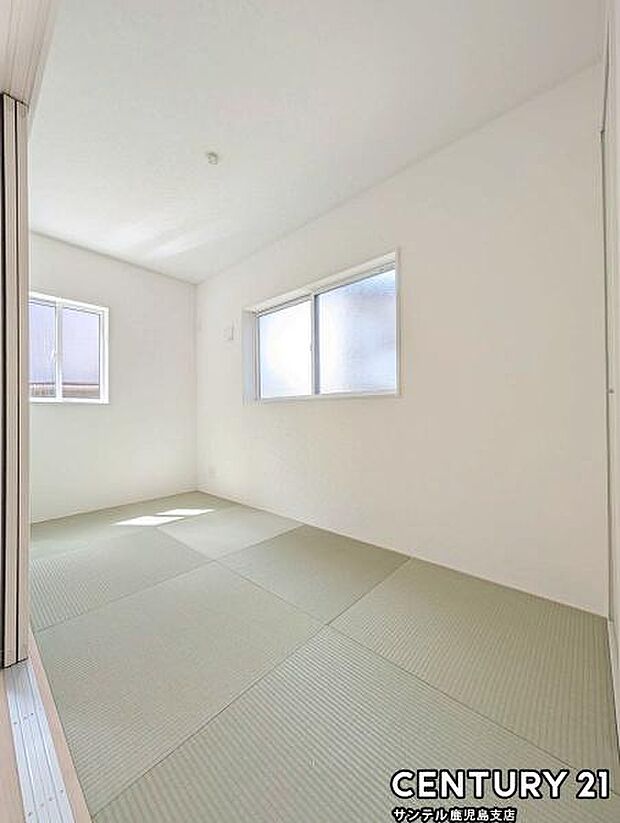 4帖の和室です♪リビング横に和室があることで和と洋の雰囲気を味わえ素敵な空間を演出でき、お子様の遊び部屋や客間としても利用できます♪
