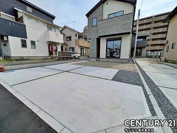 お車2台駐車可能です♪