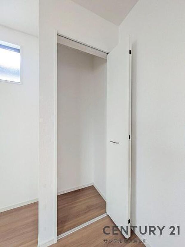 4.8帖洋室のクローゼットです♪