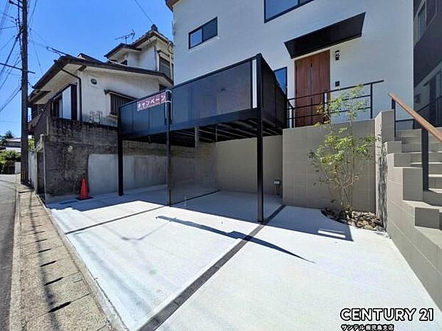 お車2台駐車可能です♪