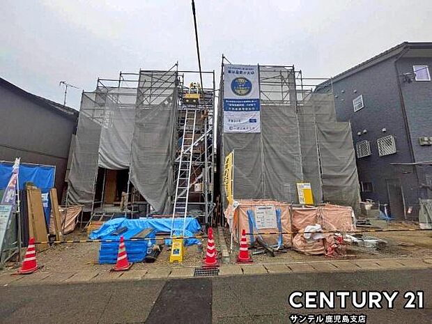 前面道路から撮影した現地写真です♪