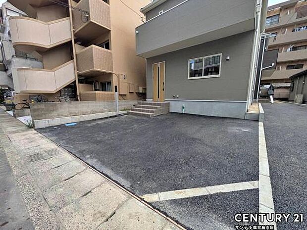 お車2台駐車可能です♪