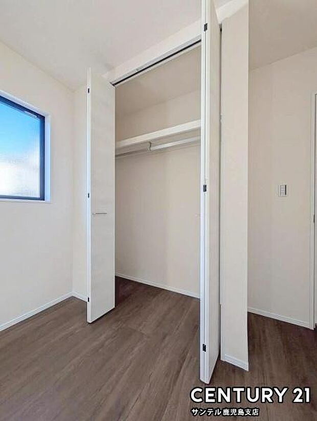 5.5帖洋室のクローゼットです♪