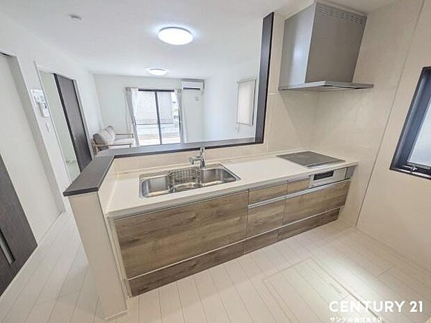 シンプルで使いやすい設計のキッチン♪そしてカウンターキッチンなので、リビングにいるご家族と会話を楽しみながらお料理ができます♪