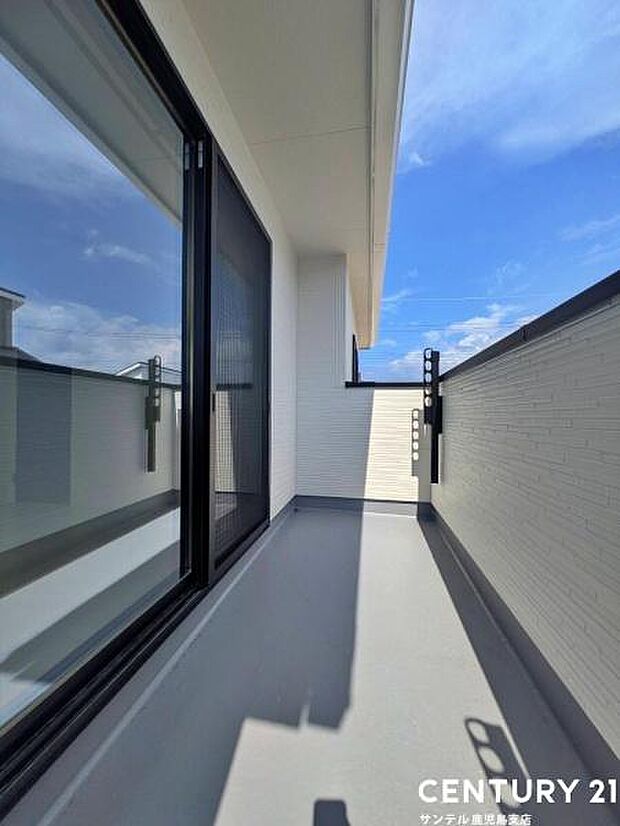 ぽかぽかした天気の良い日は、洗濯物を外で干すことが出来ます♪