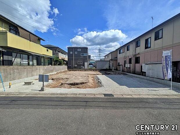 前面道路から撮影した現地写真です♪