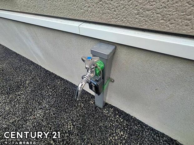 洗車やお掃除に利用できる屋外立水栓です♪特にお車は、降灰した後にすぐに洗い流せます!