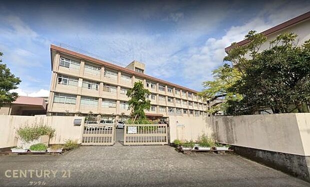 鹿児島市立西紫原中学校まで750m