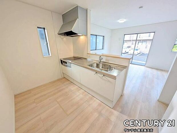 シンプルで使いやすい設計のキッチン♪そしてカウンターキッチンなので、リビングいるご家族と会話を楽しみながらお料理ができます♪オプションで食洗器を付けることができます♪