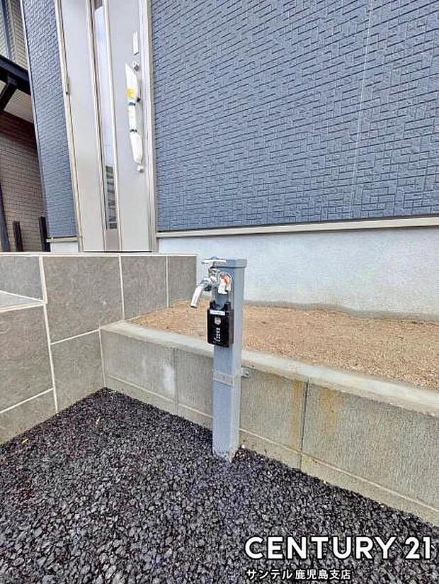 屋外立水栓付き♪