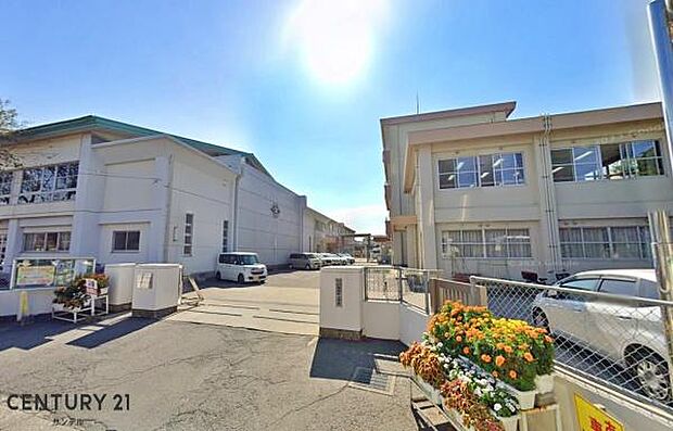 鹿児島市立西紫原小学校まで1100m