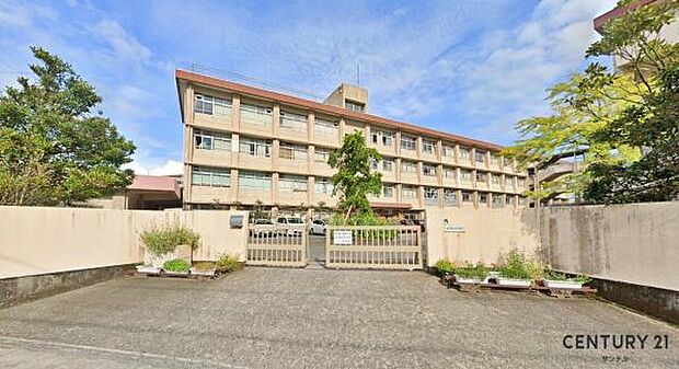 鹿児島市立西紫原中学校まで1800m