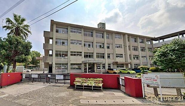 鹿児島市立西伊敷小学校まで1000m