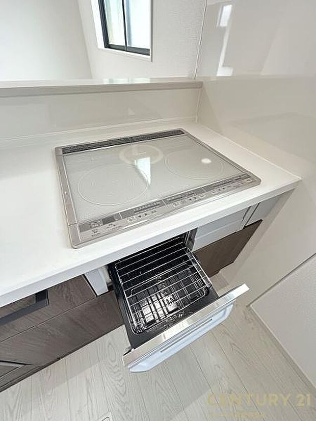 （同仕様モデル写真）標準設備でIHクッキングヒーターでついており地震の時も安心ですね♪