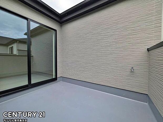 ぽかぽかした天気の良い日は、洗濯物を外で干すことが出来ます♪