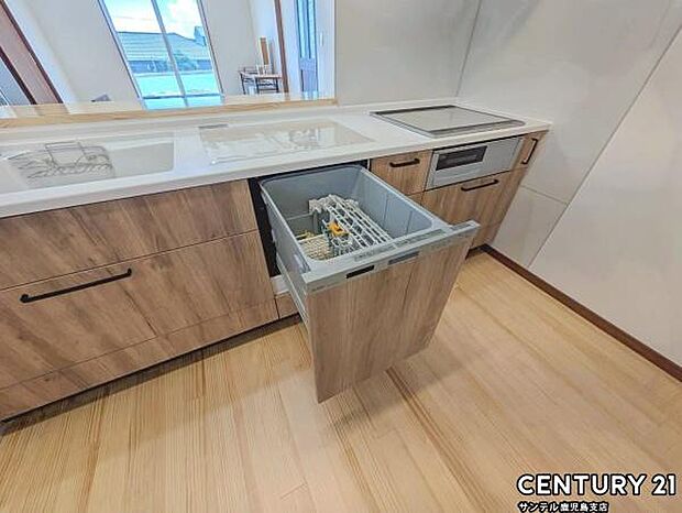 手荒れを防いで、家事の時間も削減できる食洗機付き♪高水温で洗浄をするので、衛生面的にも安心で♪片付けの時短にもなるので大活躍間違いなしです♪