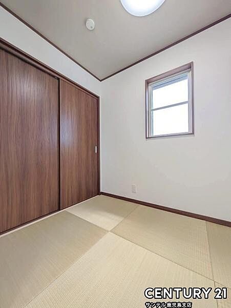 3帖の和室です♪リビング横に和室があることで和と洋の雰囲気を味わえ素敵な空間を演出でき、お子様の遊び部屋や客間としても利用できます♪