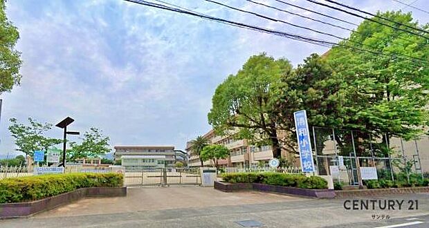 鹿児島市立清和小学校まで1900m