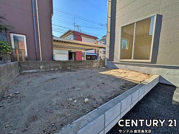 ちょっとしたお庭が付いてます♪