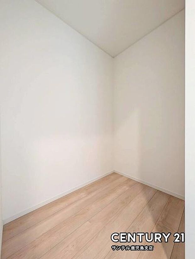 2階の1.5帖の収納スペースになります♪ファミリークロークとして利用しても良いですね♪