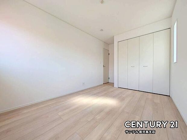 6.5帖の洋室です♪主寝室に向いたお部屋になります♪