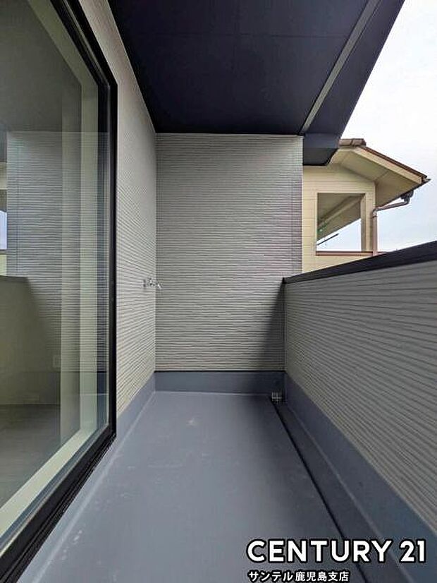 水栓付きの広々としたバルコニー♪