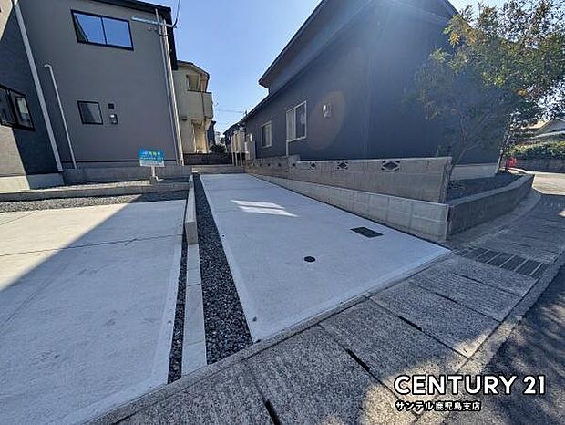 駐車場は2台縦列駐車可能！※車種による。