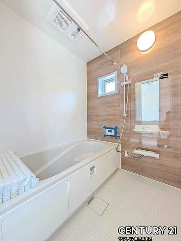 浴室は広々でお子様やご家族とゆったりくつろげて素敵なお風呂時間を満喫できます♪