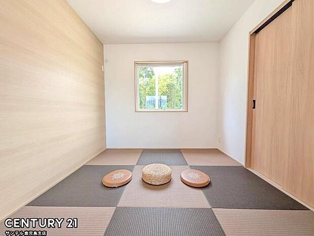 4.5帖の和室です♪リビング横に和室があることで和と洋の雰囲気を味わえ素敵な空間を演出でき、お子様の遊び部屋や客間としても利用できます♪