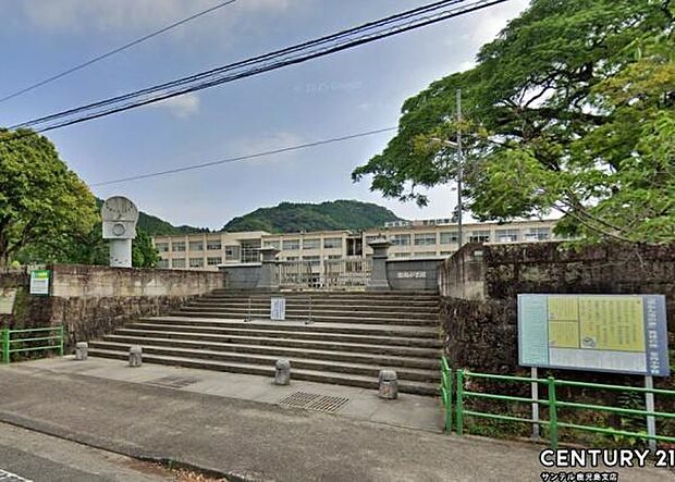 霧島市立宮内小学校まで1300m