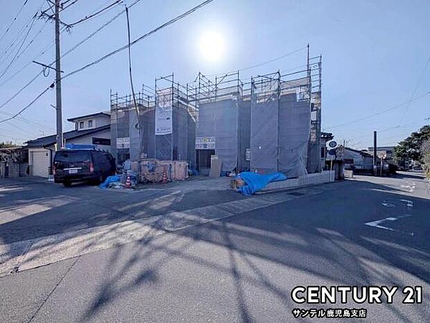 前面道路から撮影した現地写真です♪