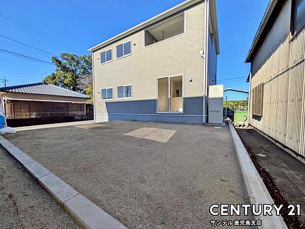 お休みの日は、お庭でガーデニングやDIYなどの趣味に没頭したり、ご家族でバーベキューをしたりと、自由に使える素敵なスペースです♪