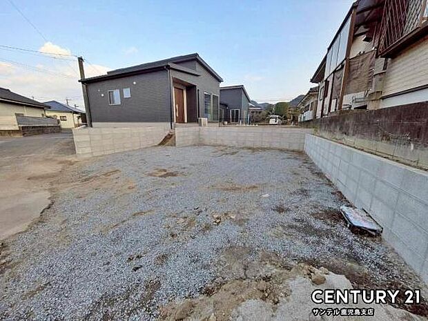 お車は3台駐車可能です♪※車種による。