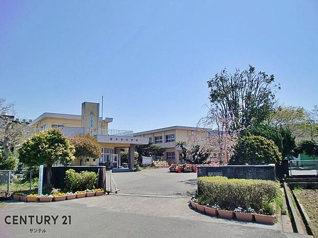 霧島市立国分北小学校まで1400m